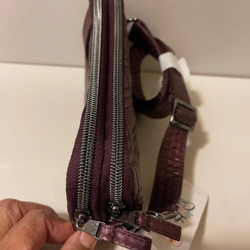 Lug Quilted RFID Convertible
Crossbody. Coupe 2. New Can attached to your belt - Picture 8 of 16